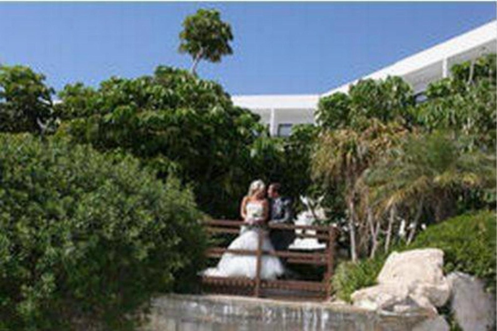 Avanti Hotel Main image